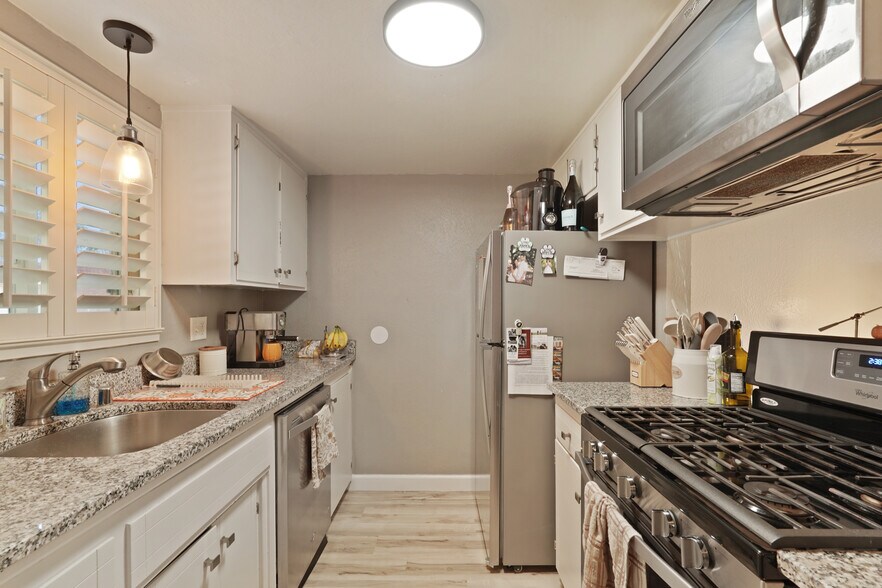 Building Photo - 924 Rutledge Dr