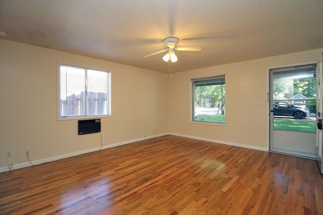 Building Photo - 16711 SW Lake Forest Blvd