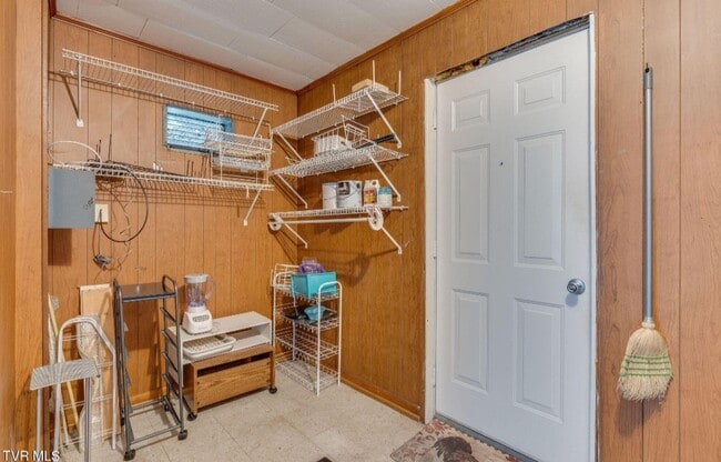 Building Photo - 2 bedroom  1 Bath Brick  home