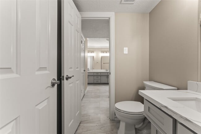 Building Photo - 2807 N 42nd St