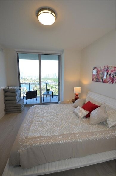 Building Photo - 16385 Biscayne Blvd
