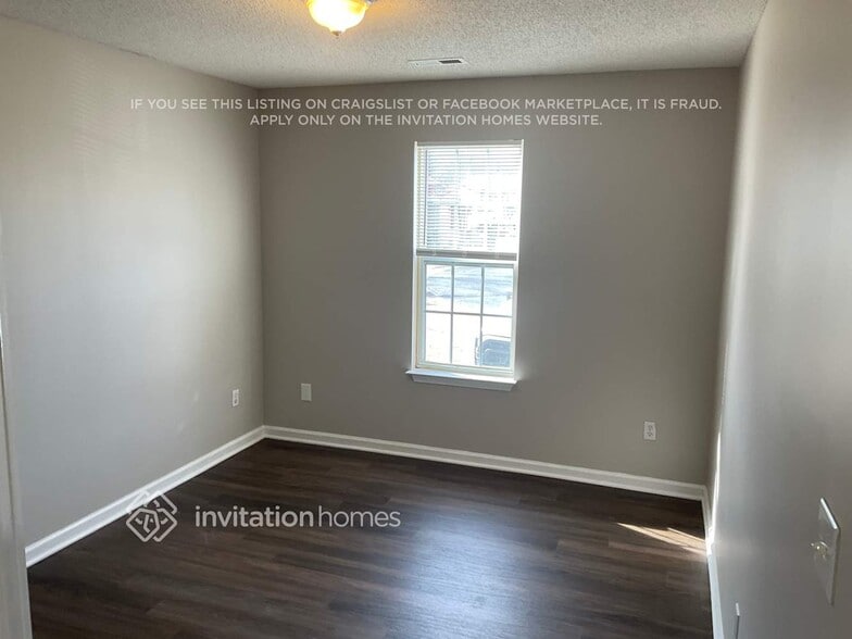 Building Photo - 329 Tanner Ct