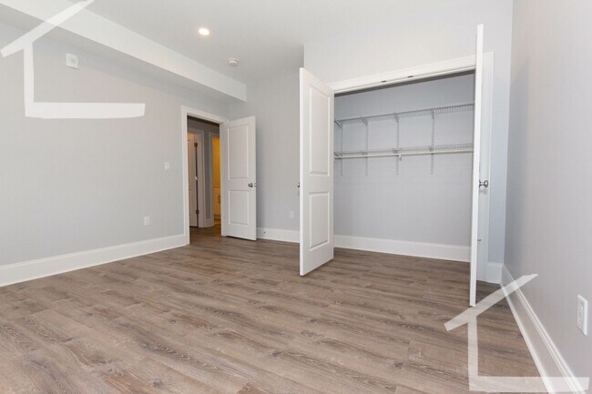 Building Photo - 108 Kenrick St