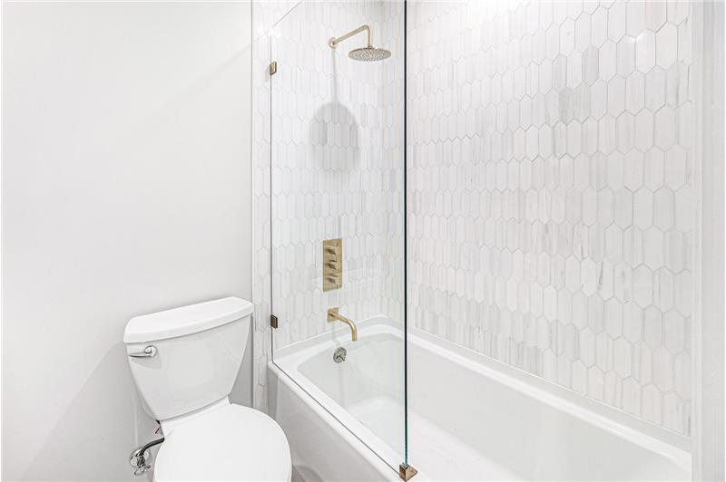 Building Photo - 2798 NE 2nd Ave