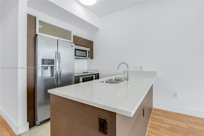 Building Photo - 55 SE 6th St