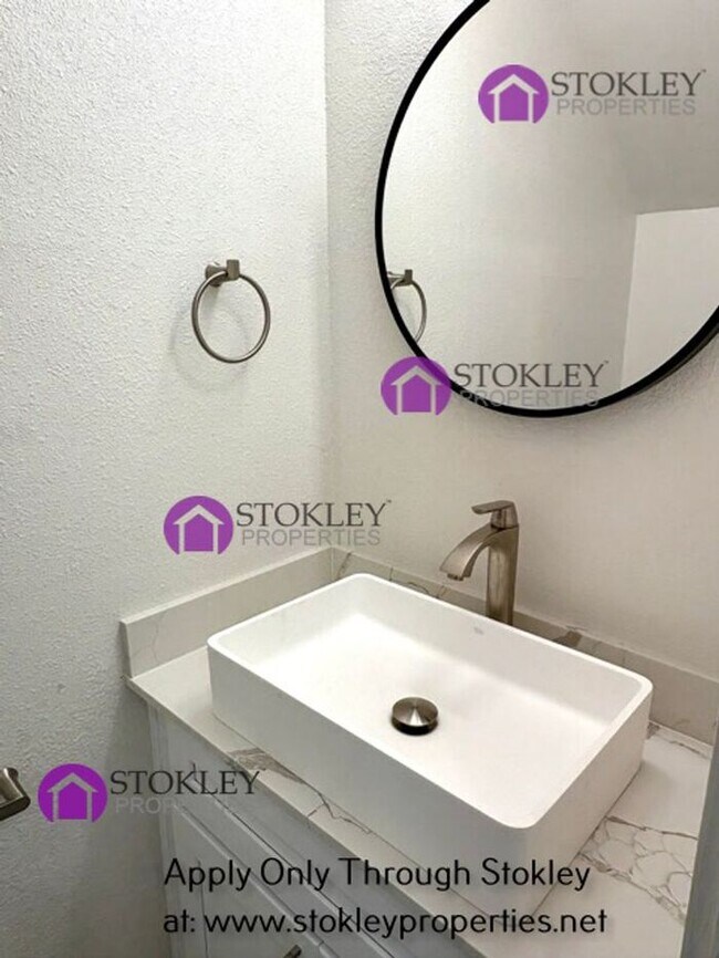 Building Photo - Stokley Properties Presents 652 East N. Street in Benicia Ca