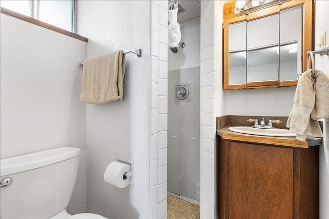 Building Photo - 3249 Encinal Ave