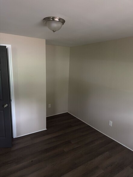 Building Photo - 235 Du Bourg Ln