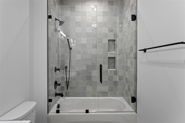 Building Photo - 902 E Curtis St