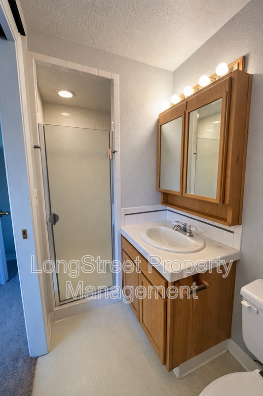 Building Photo - 2917 Takena St SW