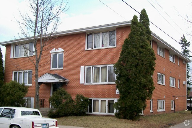 Building Photo - 3537 11th Ave S