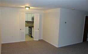 Building Photo - 49 Grandview Dr