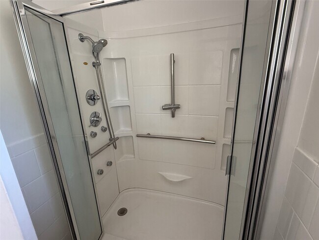 Building Photo - 2018 Woodstream Blvd