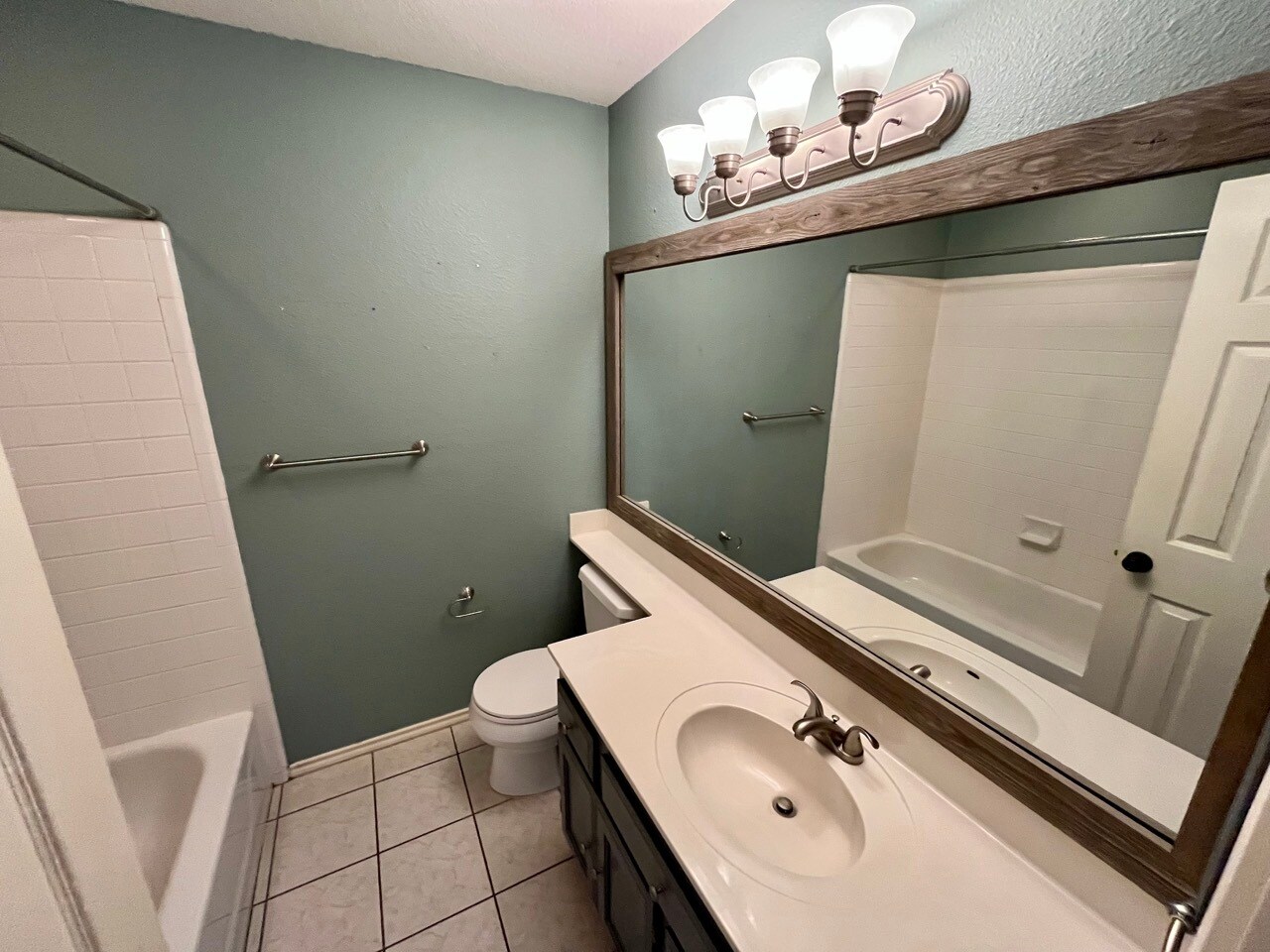 Building Photo - 5810 Spring Sq