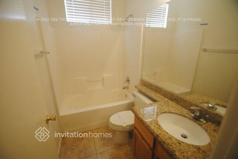 Building Photo - 1314 S Tacoma