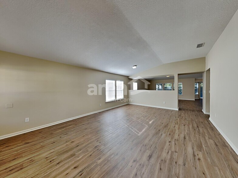 Building Photo - 1433 Heather Ct