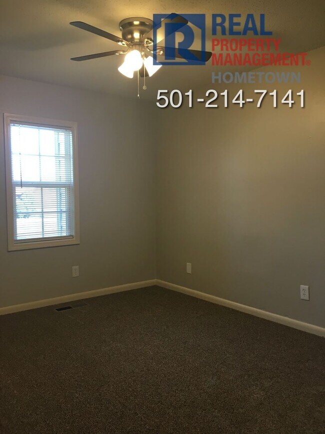 Building Photo - 134 Lonsdale Cir