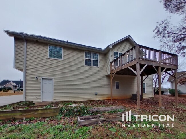 Building Photo - 581 Meadow Spring Dr