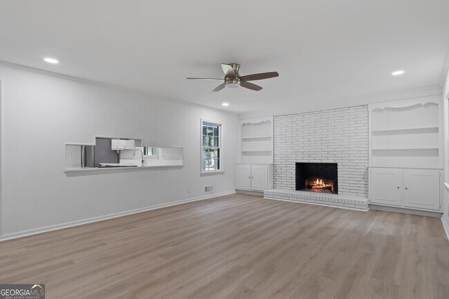 Building Photo - 223 Brookwood Dr
