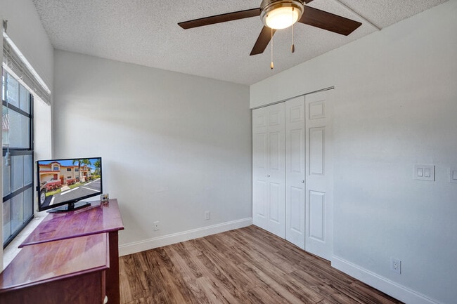 Building Photo - 1403 Congressional Way