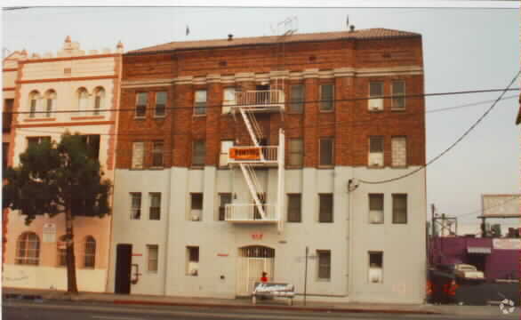 Building Photo - Venetian Apartments