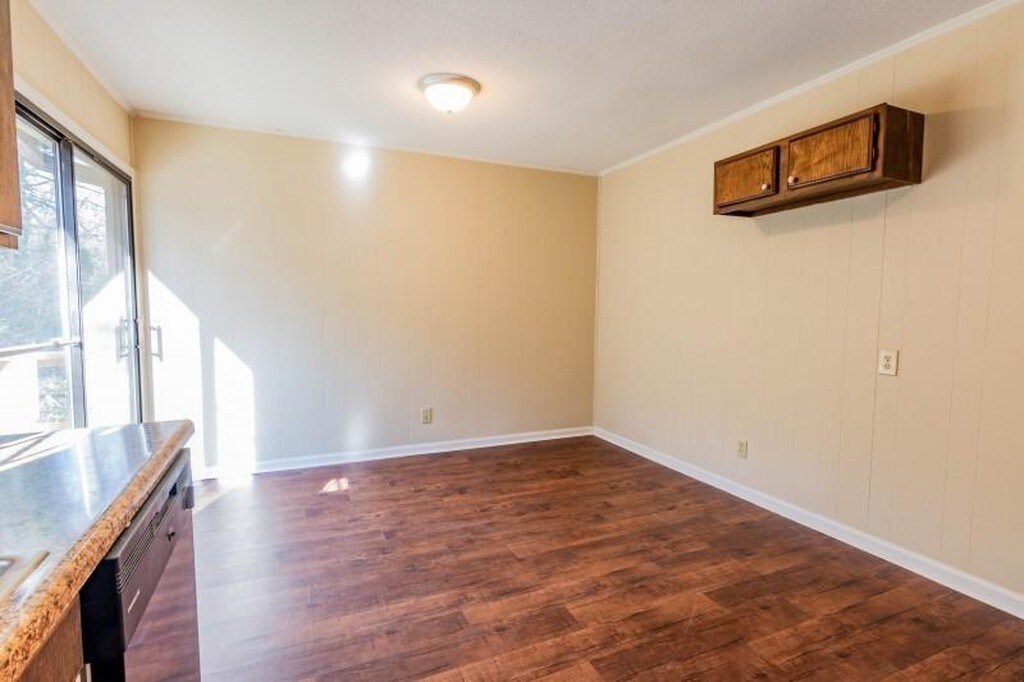 Building Photo - 306 Crisman St