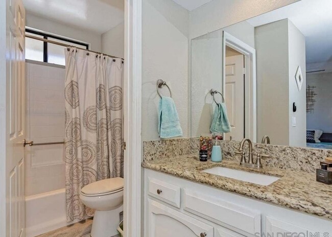 Building Photo - BEAUTIFUL 2 BR 2.5 BA TOWNHOUSE RANCHO PENASQUITOS $3300.00