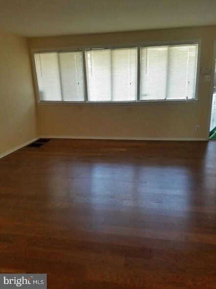 Building Photo - 3928 Stone Gate Dr