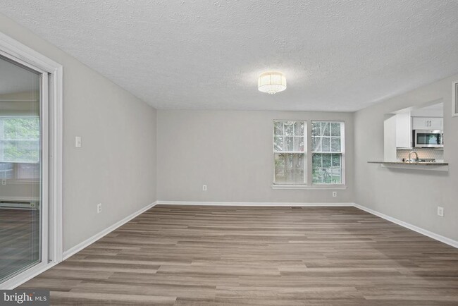 Building Photo - 10506 Lime Tree Way