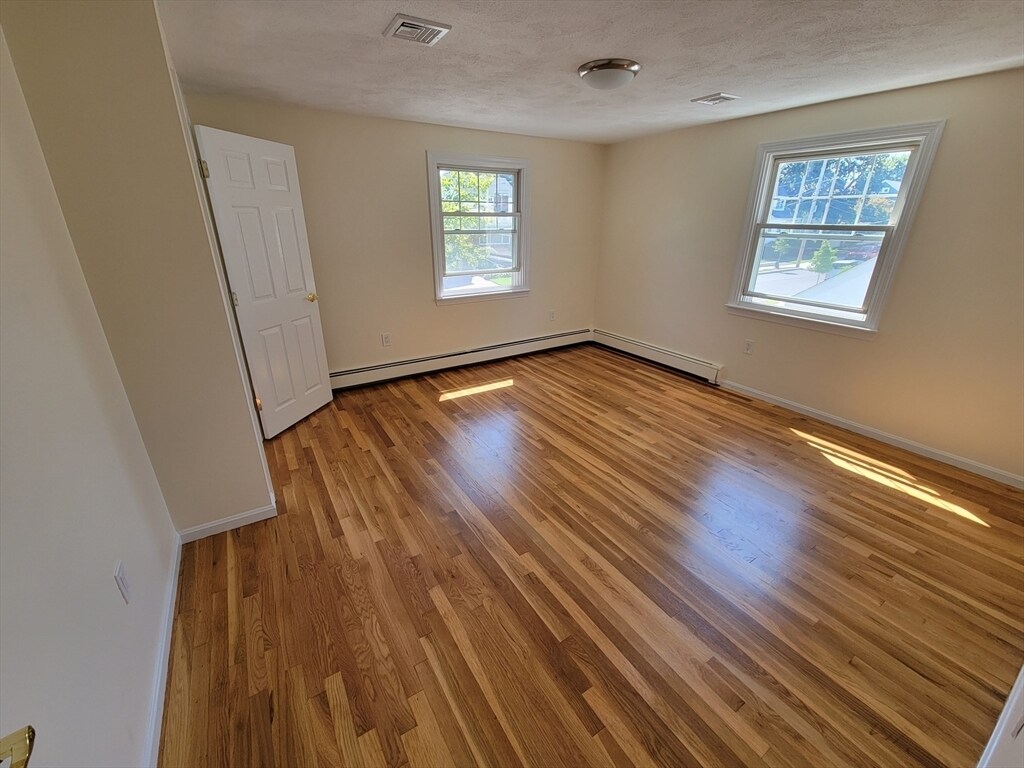 Building Photo - 17 Piermont St