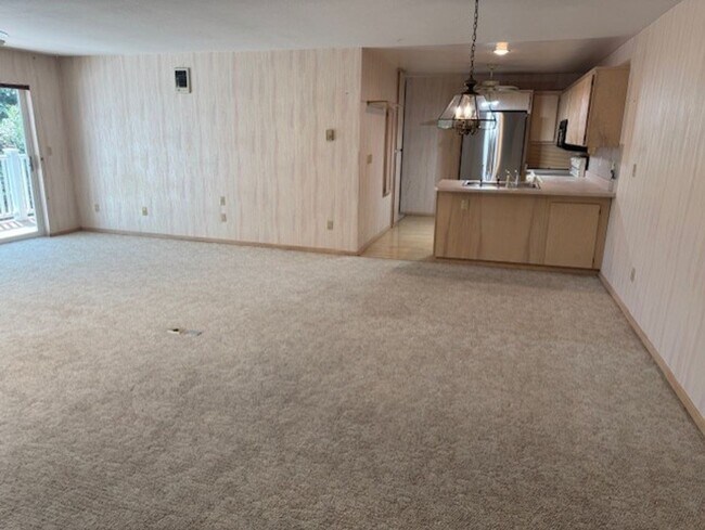 Building Photo - 1445 Seacrest Ln