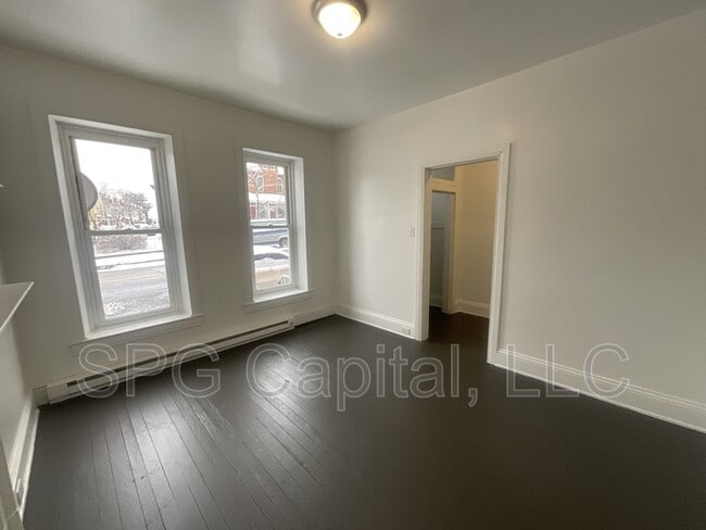 Building Photo - 301 N Newberry St