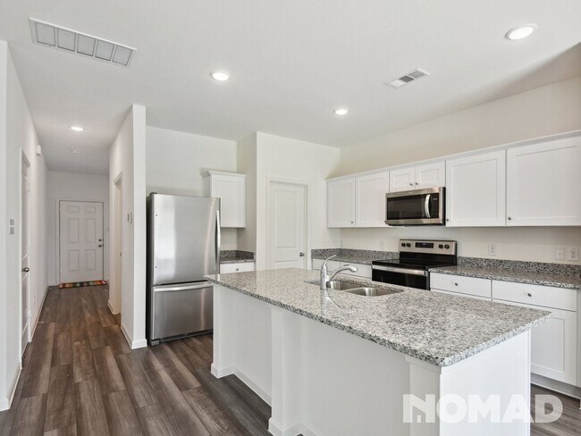 Building Photo - 4 Bedroom Single Family Home in Crowley