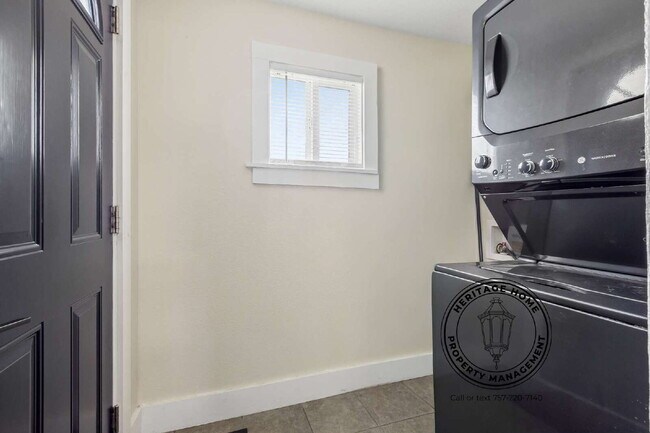 Building Photo - "Charming 3-Bedroom Home with Spacious Interiors in Norfolk's Heart!"