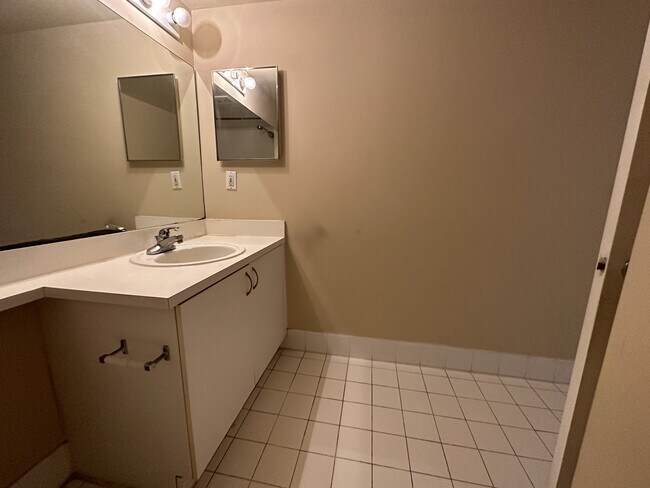 Building Photo - 3874 Lyons Rd