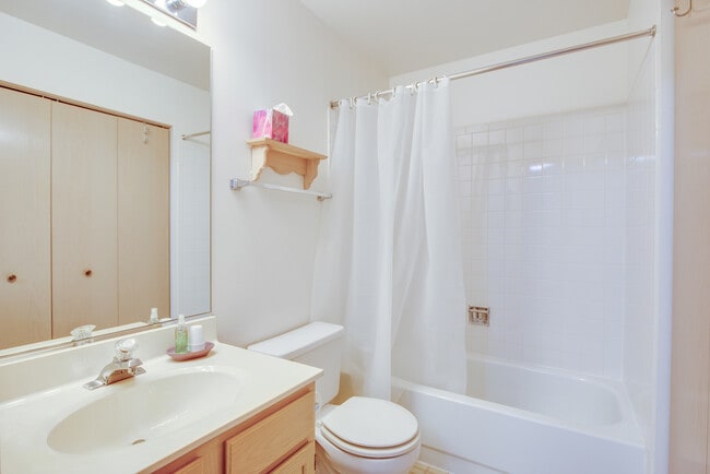 Building Photo - 1216 Arapaho Ct