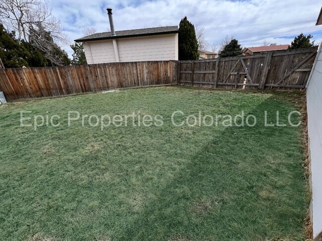 Building Photo - Pet-friendly Tri-Level Home with Large Backyard