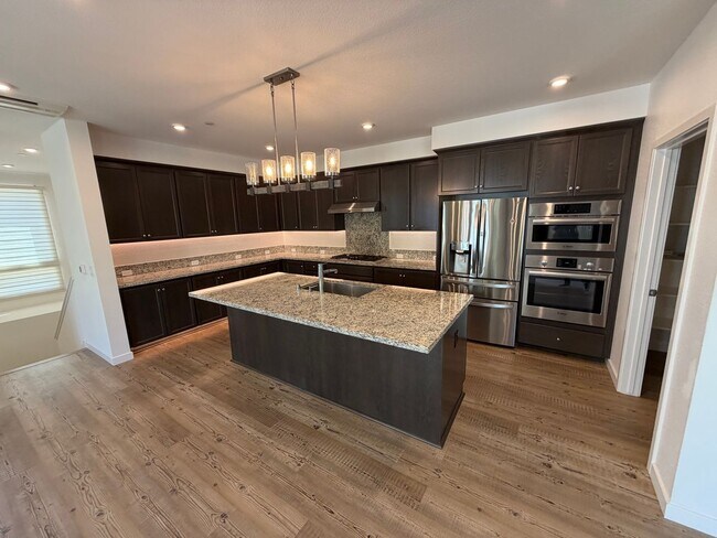 Building Photo - Bright and Spacious 5BD/3BA Condo in Desirable Boulevards Dublin Community!