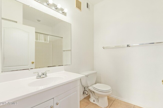 Building Photo - 2929 W Yorkshire Dr