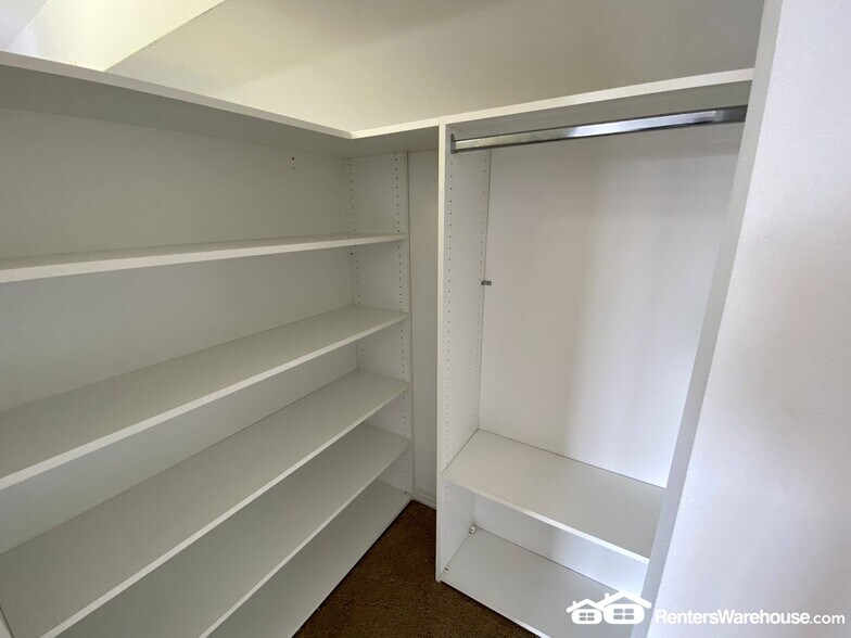 Building Photo - 1 S Face Dr