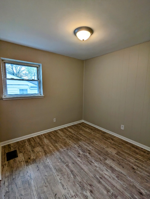 Building Photo - 303 Granvil Dr