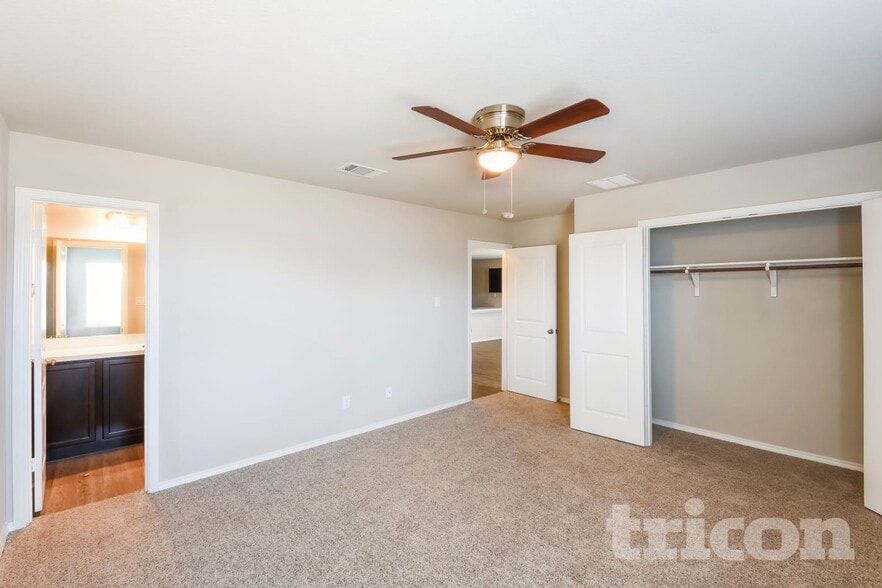 Building Photo - 9706 Marbach Hl