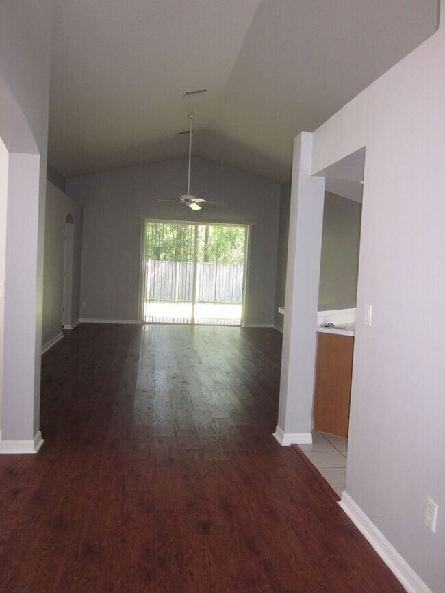 Building Photo - CHAPEL PINES