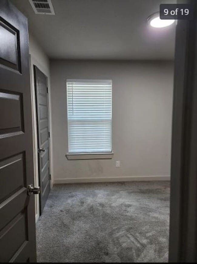 Building Photo - 4740 Fellows Ln