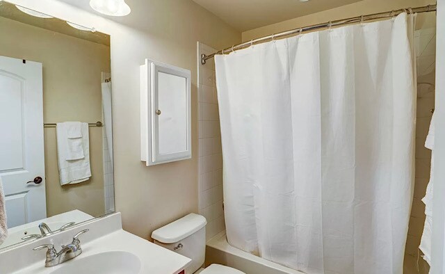 Building Photo - 2943 Templehof Ct