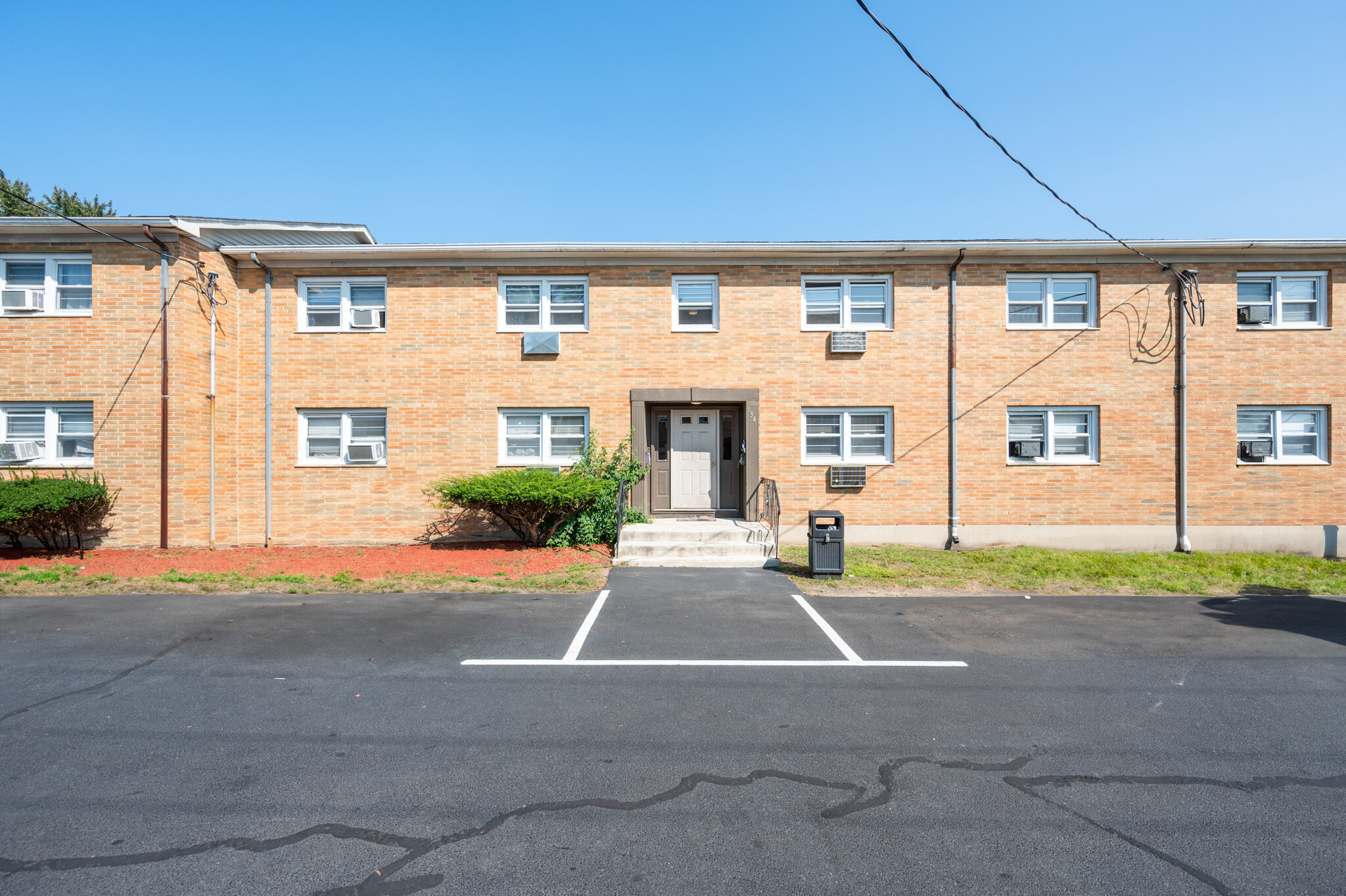Building Photo - 38 Deerfield Ct