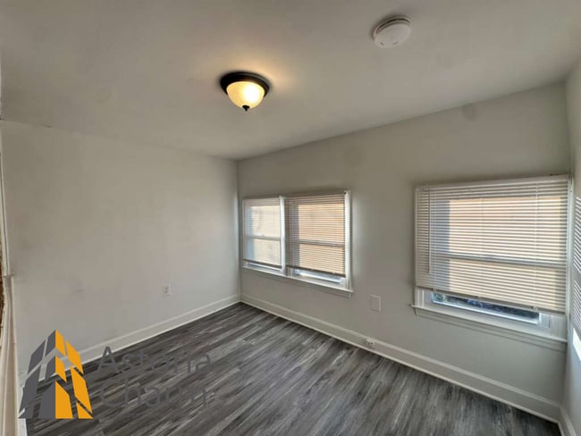 Building Photo - One month free on a 13-month lease or $1,846/month for 13 months with move in by February 15