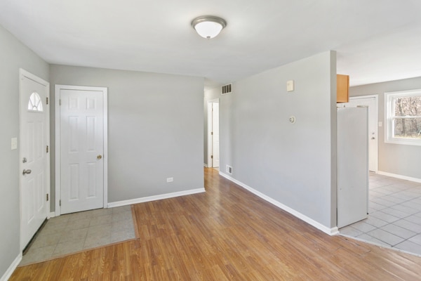 Building Photo - 594 Andover St