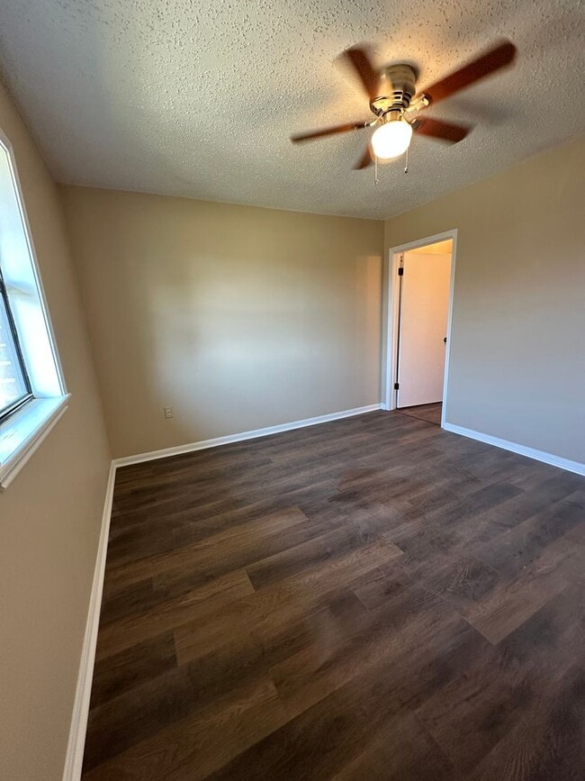 Building Photo - Newly renovated 3 bedroom 2 bath in East Houma