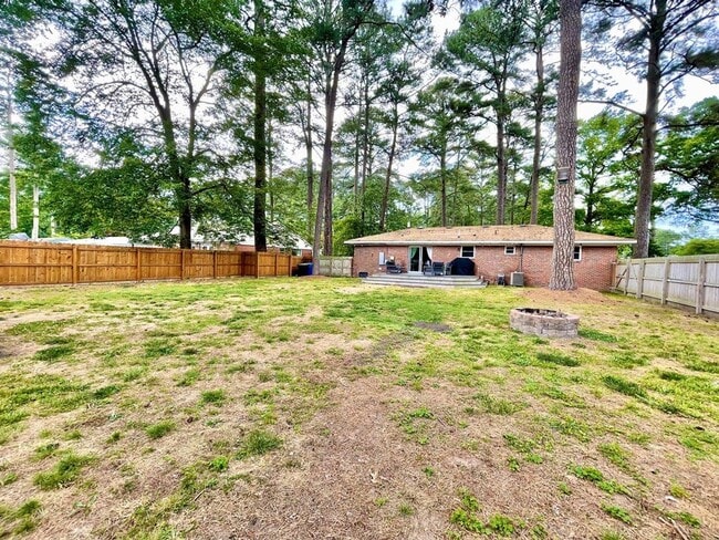Building Photo - Ready 07-13-26! 4/2 Ranch Home On Corner Lot! Pet-Friendly & All Appliances Convey!